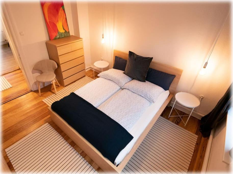 Gemuetlich - 2 Zimmer-Altbau, 24H Check-In คีล ภายนอก รูปภาพ