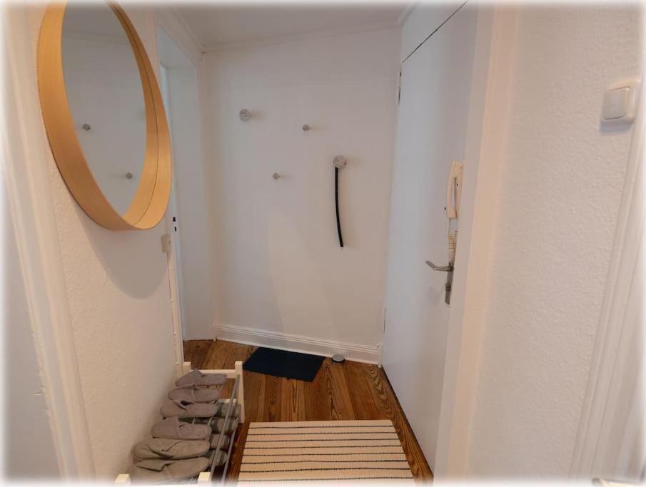 Gemuetlich - 2 Zimmer-Altbau, 24H Check-In คีล ภายนอก รูปภาพ